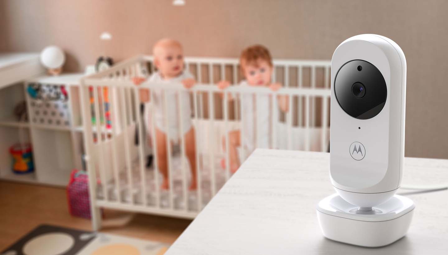 VM34 4.3 Inch Video Baby Monitor - Camera with Digital zoom - Content image