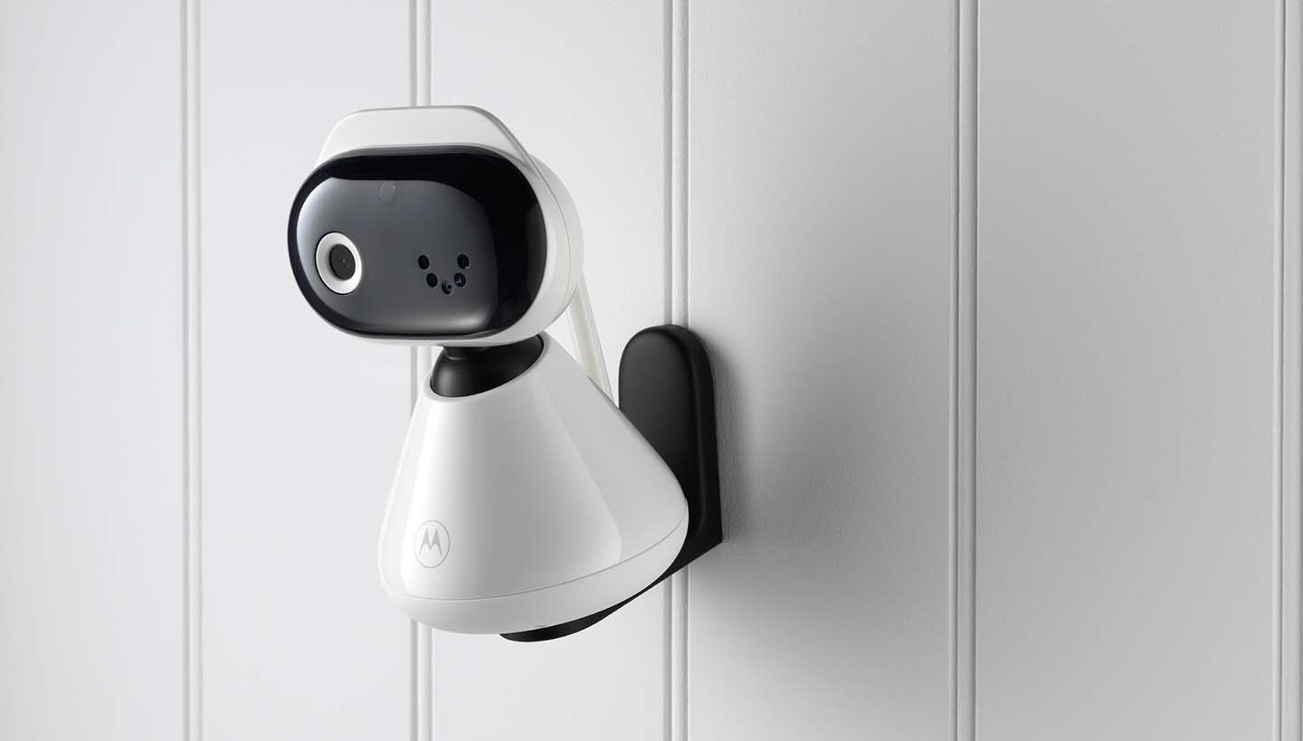 PIP1600 HD - camera mounted on white wall - content image